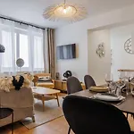 Modern apartment - 2BR-6P - République